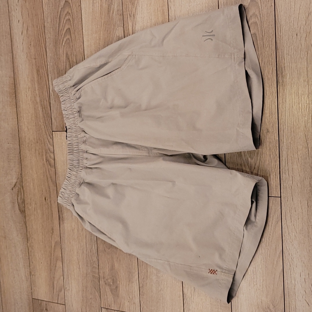 RHONE Beige Grey Polyester Blend Sz Small Mens Athletic Shorts‎